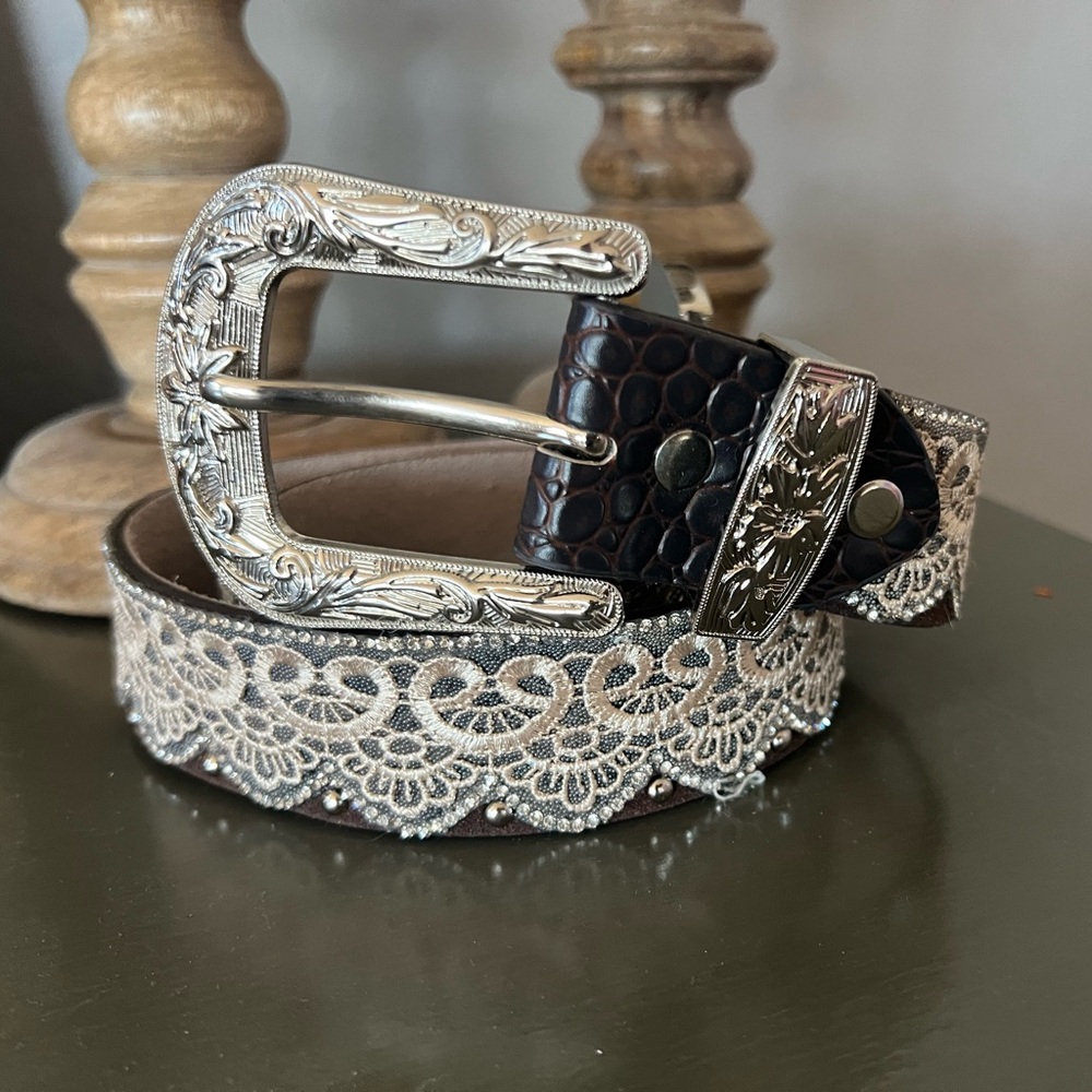 SHYANNE WOMEN'S RHINESTONE LACE LEATHER BELT